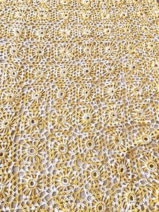 Vtg Afghan 3D Daisy Crocheted Throw Quilt Blanket Yarn 56" x 59" Farmhouse Boho - Picture 1 of 4