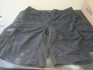 Columbia Men's 10" Kestrel Trail Cargo Shorts Size 40 Black XM0097 - Picture 1 of 3