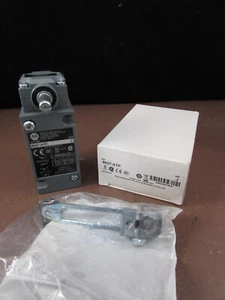 Interruptor límite giratorio lateral enchufable Allen Bradley 802-ATP serie J nuevo en caja - Imagen 1 de 3