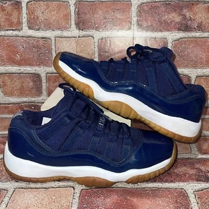 Sneaker Nike Air Jordan 11 GS retrò basse blu navy gomma 2016 usate taglia 4 anni - Foto 1 di 8
