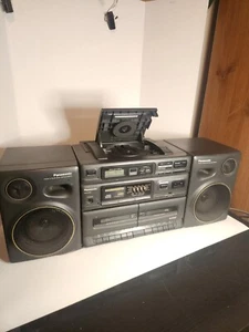 Vintage Panasonic RX-DT650 BOOMBOX Stereo CD /TAPE/ FM&AM Player - Picture 1 of 10