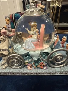 Disney's 50th Anniversary MUSICAL CINDERELLA & PRINCE in the CARRIAGE - Picture 1 of 10