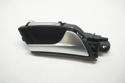 Manija de puerta interior derecha AUDI S5 2008-2017 8T0837020A Foto 1 de 4