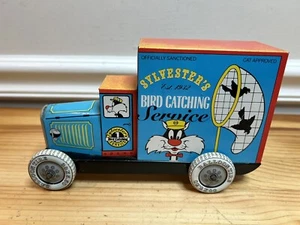 Vintage Looney Tunes Old Fashioned Tin Truck Sylvester's Bird Catching Service - Picture 1 of 11