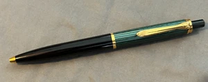 Pelikan Ballpoint pen Classic K200 Green-Marbled - Picture 1 of 1