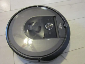 roomba i7 absolutely for parts - Picture 1 of 5