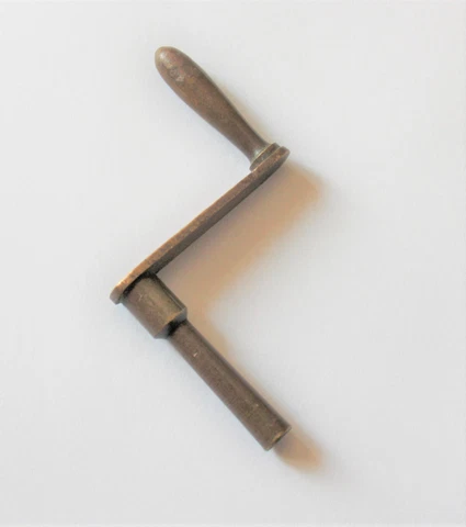 CLOCK KEY   CRANKED      BRASS Cover