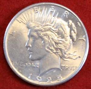 1925-P Peace Dollar 90% Silver Coin High Grade PE280 - Picture 1 of 2