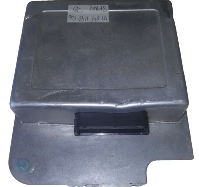 2001-2004 Volvo V40 S40 TCM transmission computer P30631898 - Image 1 of 4