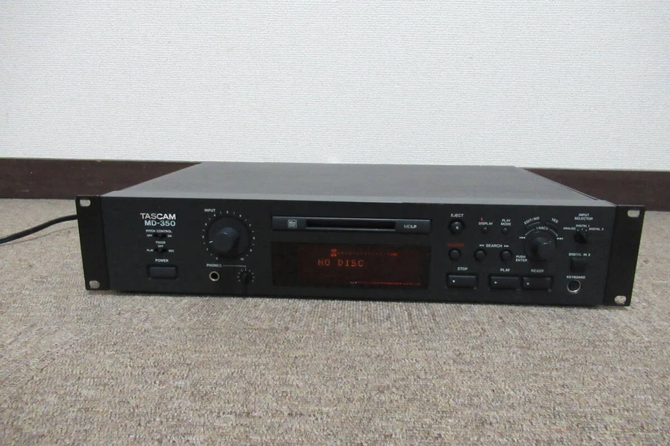 Tascam MD-350 Mini Disc Player Recorder MD Deck - Photo 1/4