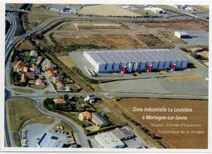 2002 -- ZONE INDUSTRIELLE LA LOUSIERE MORTAGNE SUR SEVRE VUE ARIENNE 3K664 - Picture 1 of 1