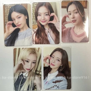 Tarjeta fotográfica oficial ITZY 9th Mini DORADO Makestar 1st Fan Sign evento beneficio PC - Imagen 1 de 9