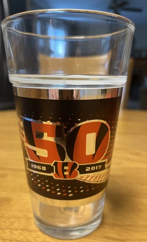 Cincinnati Bengals 50 Years 1968-2017 Pint Glass, Buffalo Wings & Rings Wrap EUC Cover