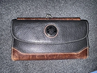 Cartera Dooney Bourke Vintage, Cuero Negro y Marrón, Usada y Amada Foto 1 de 4