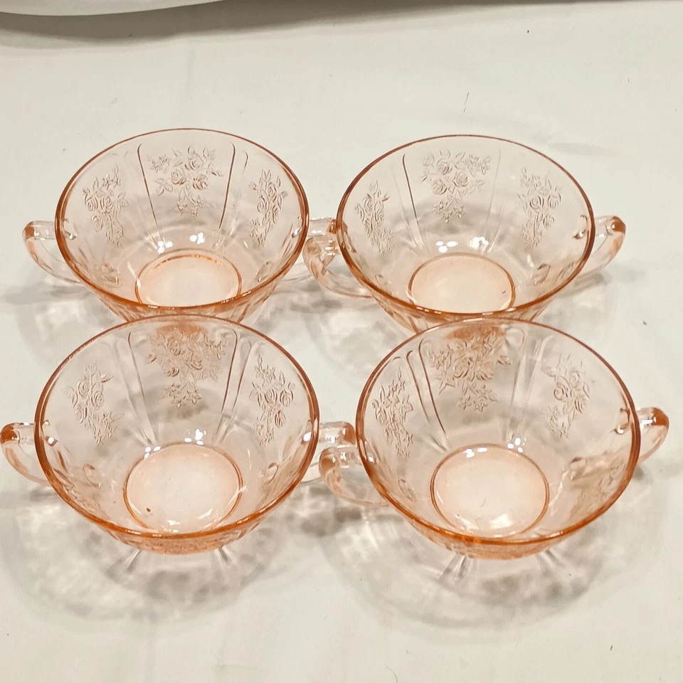 Juego de 4 tazas de cristal rosa de la depresión Sharon repollo rosa con asas Foto 1 de 4