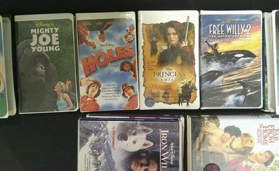 VHS lot of 12, Flubber, The Haunted Mansion, Angels in the Outfield, Walt Disney Foto 1 de 4