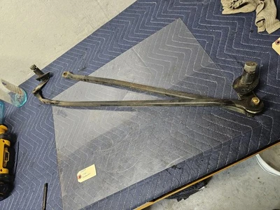 2013 Ford E250 Van Windshield Wiper Transmission OEM  - Image 1 of 3