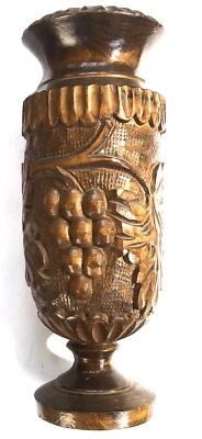 ANCIEN VASE EN BOIS DÉCOR PAMPRES ET VIGNE OBJET DU VIN WINE VASE WINE OBJECT - Photo 1/4