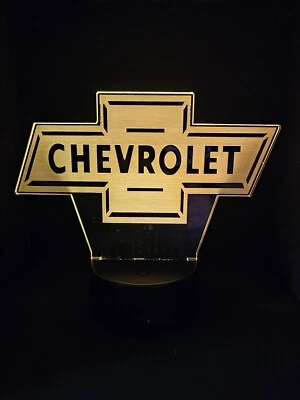 Luz nocturna LED 3D con logotipo Chevrolet acrílico cambiante de 16 colores con control remoto y base Foto 1 de 4