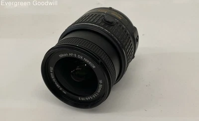 Lente de zoom Nikon DX AF-S 18-55mm f/3.5-5.6 G II VR não testada P/R - Imagem 1 de 4