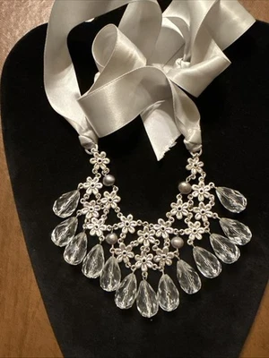 Colar lustre de fita tom prata Style&Co (Lote #203) - Imagem 1 de 4