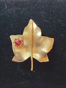 Vintage Winard 12k Gold Filled Brooch Leaf With Ladybug - Picture 1 of 5