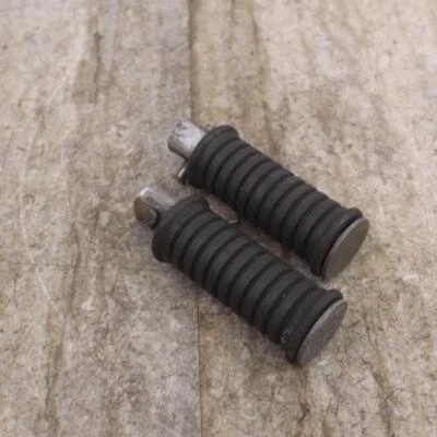 Suzuki GS450L 1980 estribo trasero izquierdo y derecho, estribo, reposapiés - par Foto 1 de 4