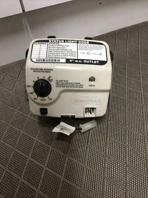 Honeywell Water Heater Gas Valve WV8840B1158 Tested - Image 1 of 3