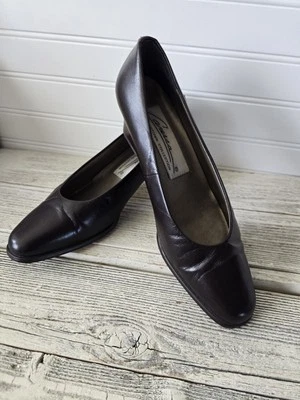 Zapatos de salón de cuero para mujer Caressa CrossTown Collection talla 7,5 B marrón oscuro Foto 1 de 4