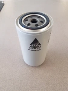 1447031M2 White 8600 8700 8800 9700 9720 Combine Oil Filter - Picture 1 of 1