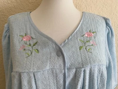 Classic Elements Small Blue V-Neck SS Snap Front Terry Texture Poly Knit Robe - Image 1 of 4