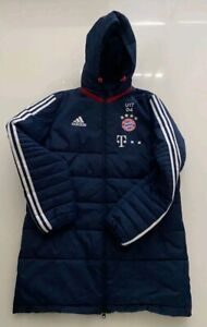 Adidas Original FC. Bayern München Stadionsjacke Winterjacke Sponsor Teamwear. L