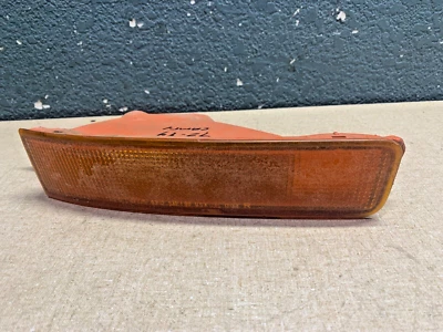 1992 93 94 TOYOTA CAMRY RIGHT FRONT BUMPER LIGHT - Image 1 of 4