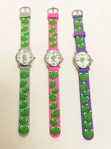 NEW GENEVA SILVER TONE,PINK,PURPLE,GRAY SILICONE BAND,GREEN FROG, WATCH CH-41 - Picture 1 of 3