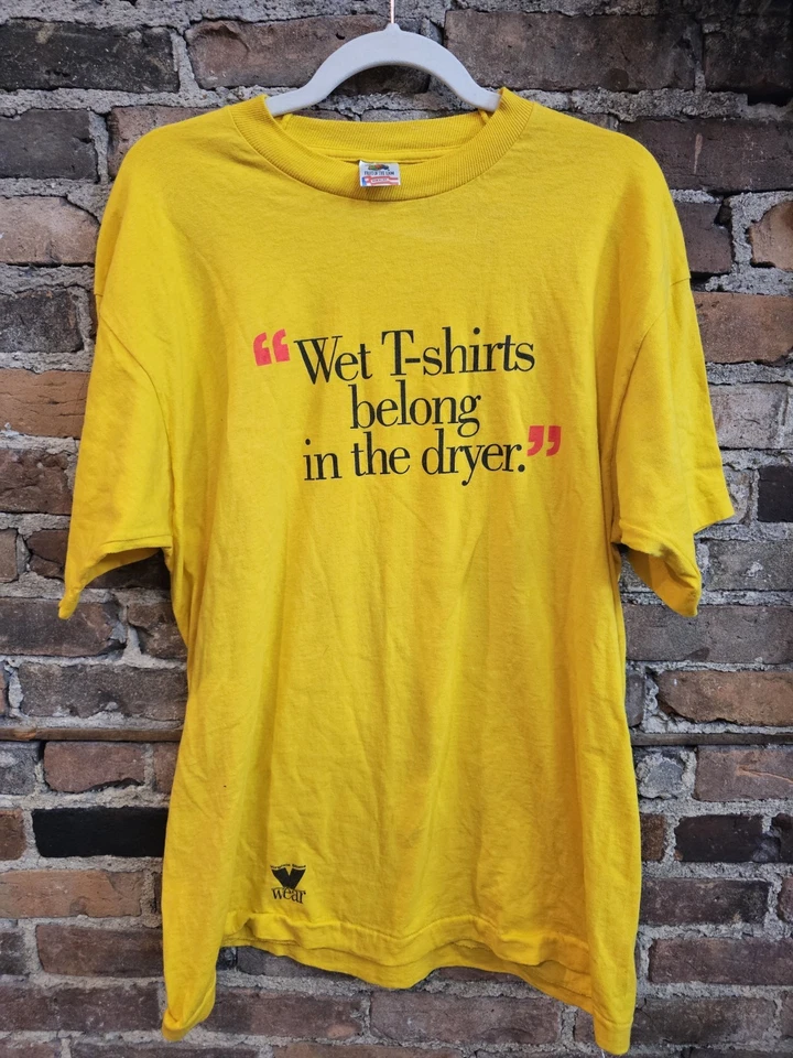 Camisetas molhadas vintage Virginia Slims Wear cigarros XL amarelas anos 90 pertencem à secadora  - Imagem 1 de 4