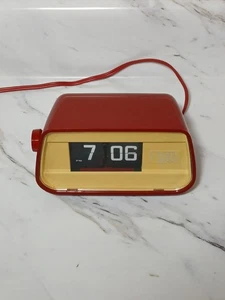 Orologio vintage anni 70 80 MCM rosso a ribalta modello 3600 - Facce West Japan - funziona benissimo. - Foto 1 di 9