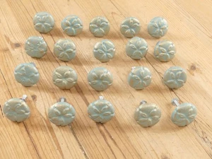 20 SHELL SAND DOLLAR DRAWER PULLS CABINET BATHROOM NAUTICAL KNOB CAST IRON DECOR - Picture 1 of 12