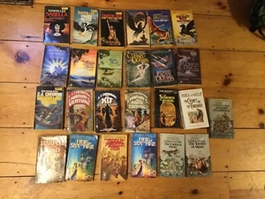 Women Authors Science Fiction Fantasy Lot Lee, Leguin, Springer, Cherryh 25 Book - Imagen 1 de 1