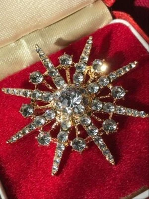 Art Deco Style CRYSTAL GOLD STAR BROOCH Shawl Pin Jewellery - image 1 of 4