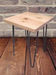 Tavolino rovere selvatico massiccio oliato. Forcina gambe. Piedi di forcina. Altezza 48 cm. - Foto 1 di 4
