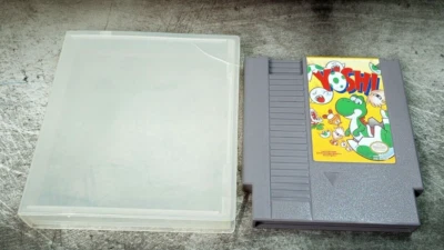 Vintage Nintendo NES Yoshi Cartridge Clamshell Snap Case Authentic 1992 *READ* - Image 1 of 4