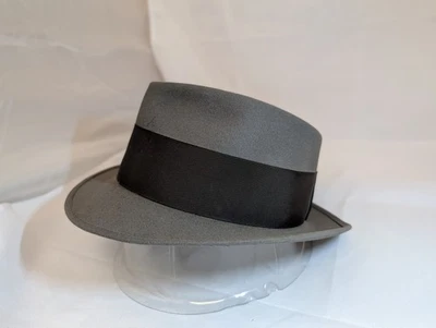 1950s Vintage Gray Royal Stetson Men's Fedora Hat with Back Bow - Size 7 1/8 - Image 1 of 4