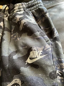 Nike Black Camo Joggers Youth XL - Picture 1 of 7