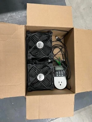 AC Infinity Multifan S7 Quiet Dual 120mm USB Cooling Fans 2 sets and light timer - Image 1 of 4