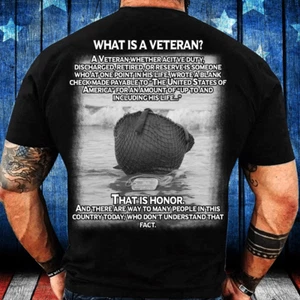 Maglietta Veterano Cos'è Un Veterano Che È Un Onore Maglietta Veterani Giorno Shirts - Foto 1 di 4