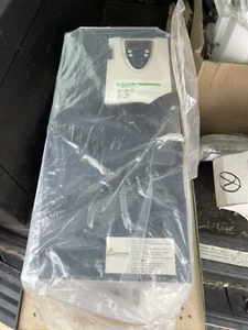 Schneider  ATV71HD30N4 Altivar 71 30kw 380v-480v Inverter 40hp Ver3.3 - Picture 1 of 3