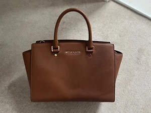 Michael Kors, Large Selma Leather Satchel Bag, Tan, Great condition - Picture 1 of 3