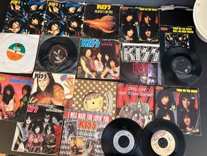 KISS Vinyl Rock Bundle 7 Inch Dirty Livin Lick It Up Sure Know Something 2000Man - Picture 1 of 24