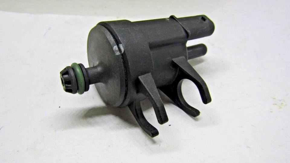 VÁLVULA DE PURGA DE BOTE DE VAPOR CP839 STD 2013 15 CHEVROLET SPARK OE Foto 1 de 4