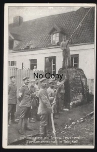 #479 AK Soldaten als freiwillige Feuerwehr Spritzmannschaft in Tätigkeit 1916? - Picture 1 of 2
